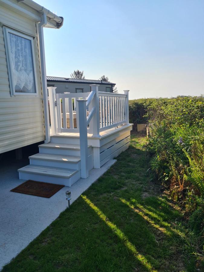 Beautiful 2 Bedroom Caravan, Holiday Park Tenby Saint Florence Eksteriør billede
