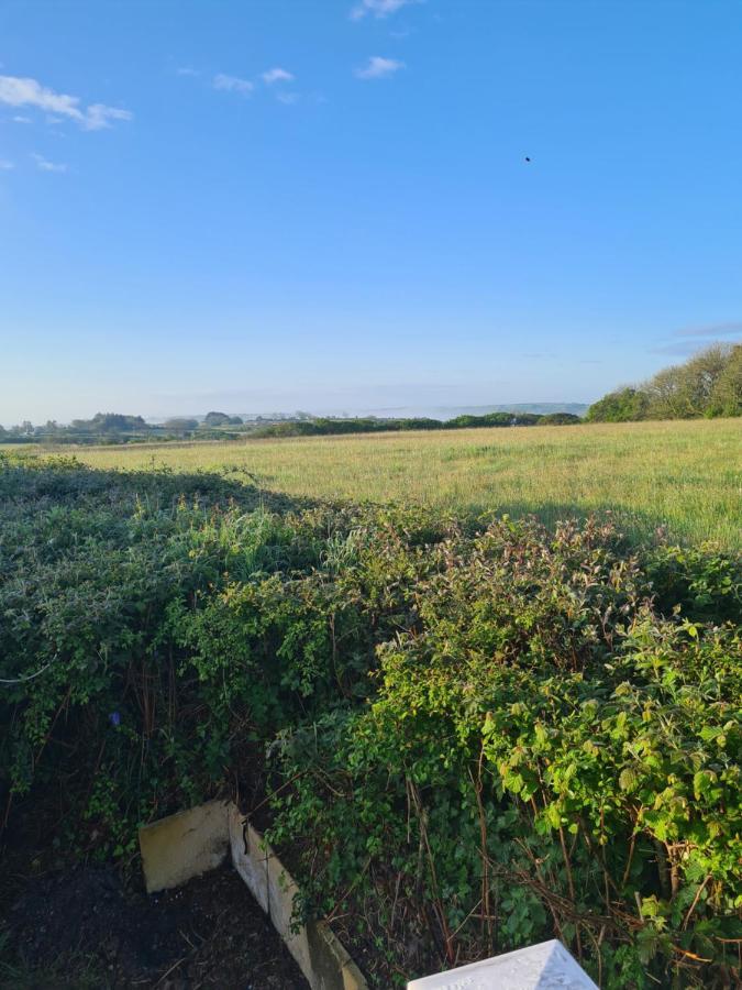 Beautiful 2 Bedroom Caravan, Holiday Park Tenby Saint Florence Eksteriør billede