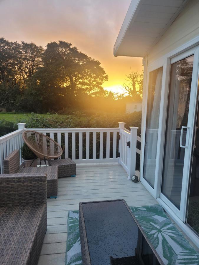 Beautiful 2 Bedroom Caravan, Holiday Park Tenby Saint Florence Eksteriør billede